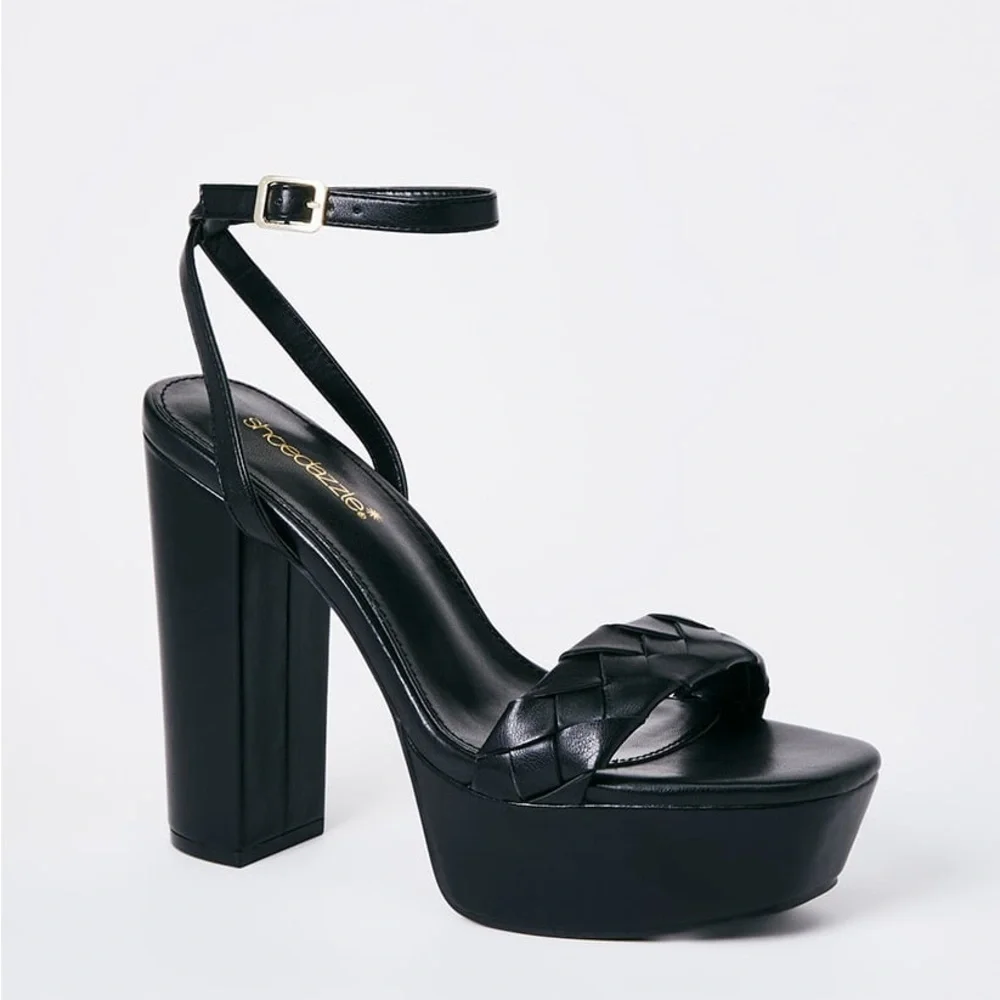 Shoe Dazzle Women’s Aviva Chunky Heeled Sandal Black Platform Shoes Size 5.5 New